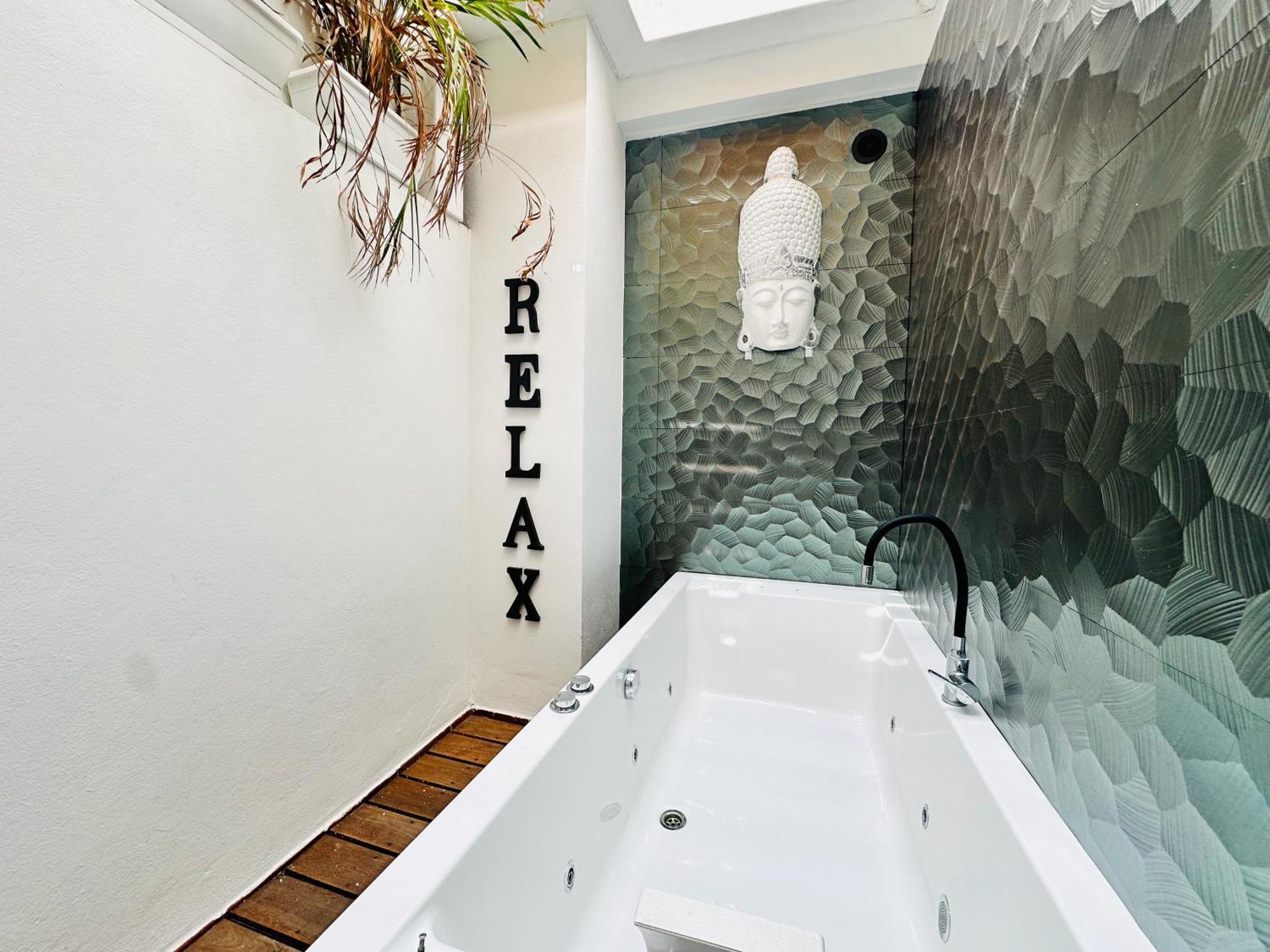 Pambnb - Chic Beachside Apartment Playa San Juan Buitenkant foto